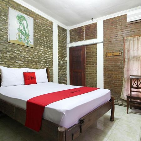 Reddoorz Near Rumah Sakit Wirosaban Salakan Exteriér fotografie