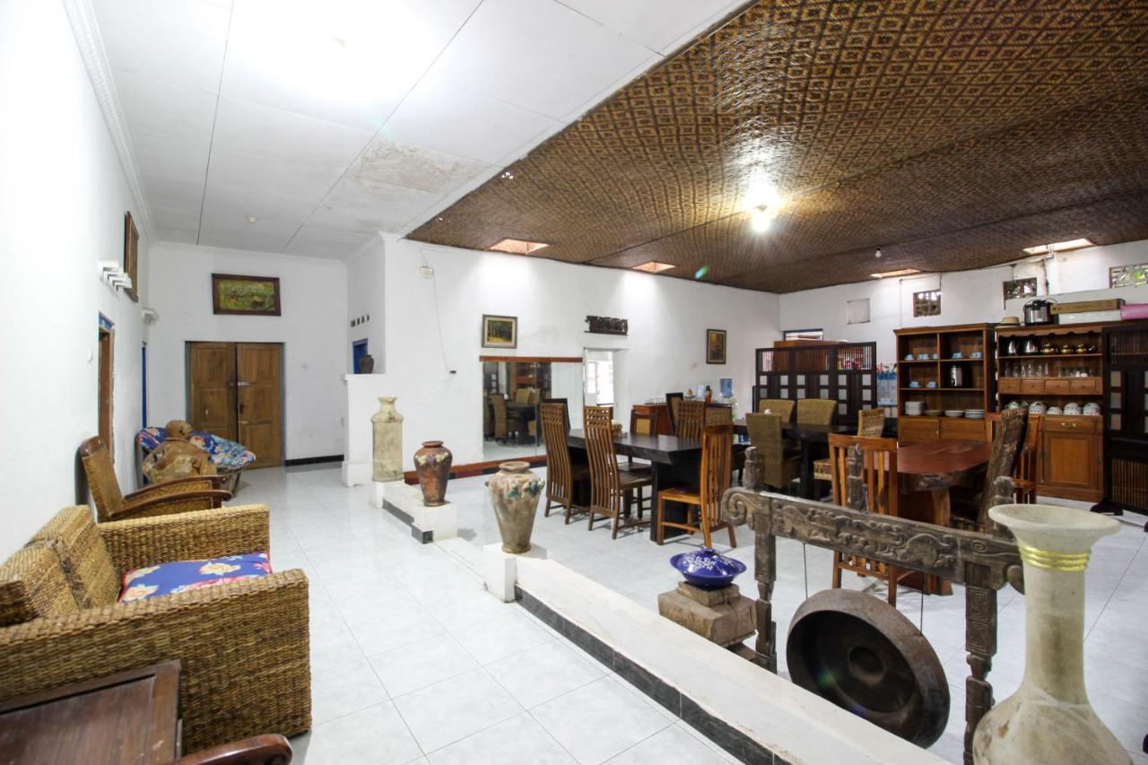 Reddoorz Near Rumah Sakit Wirosaban Salakan Exteriér fotografie