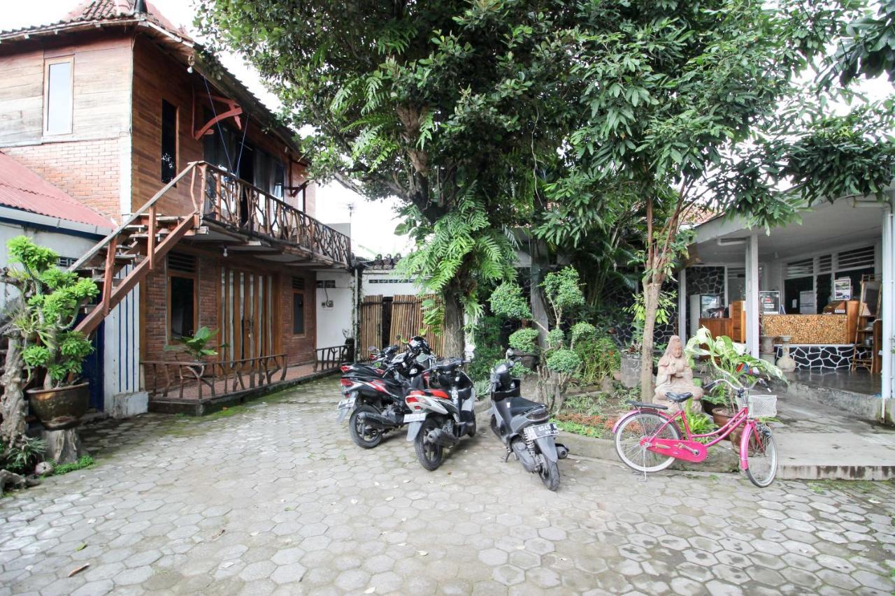 Reddoorz Near Rumah Sakit Wirosaban Salakan Exteriér fotografie