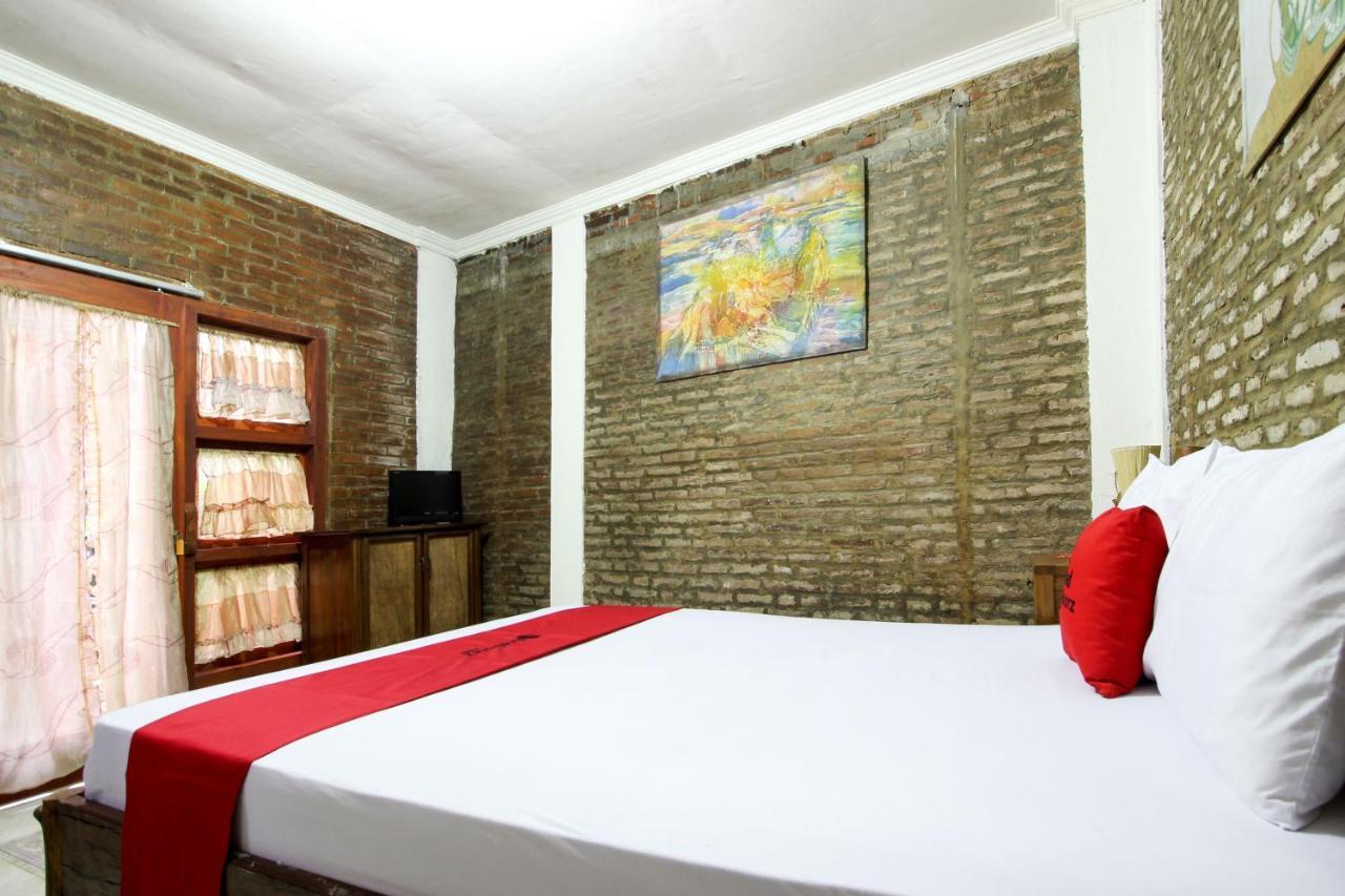 Reddoorz Near Rumah Sakit Wirosaban Salakan Exteriér fotografie