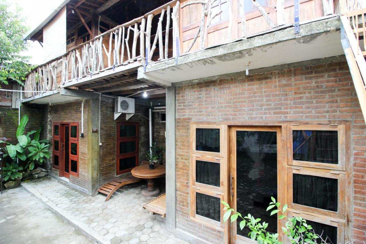 Reddoorz Near Rumah Sakit Wirosaban Salakan Exteriér fotografie