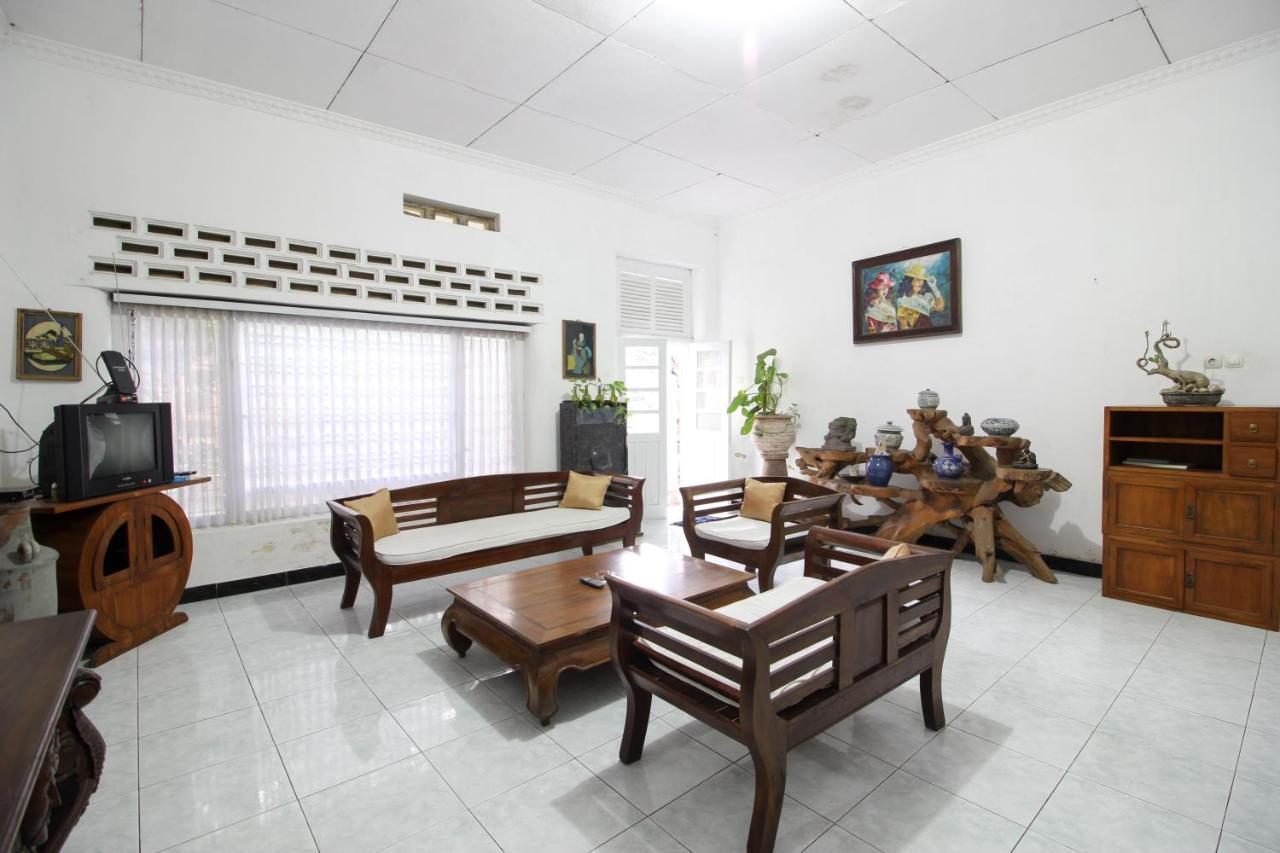 Reddoorz Near Rumah Sakit Wirosaban Salakan Exteriér fotografie