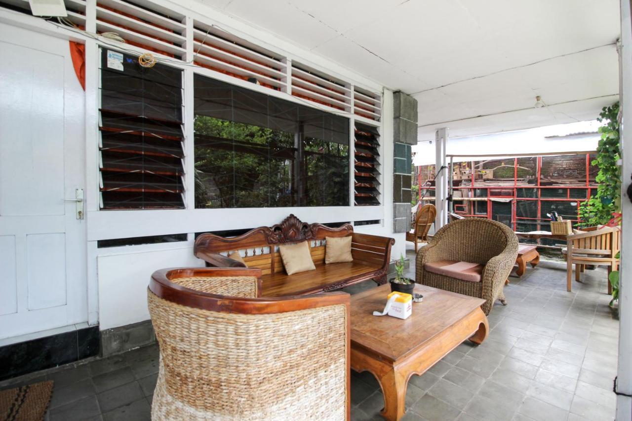 Reddoorz Near Rumah Sakit Wirosaban Salakan Exteriér fotografie