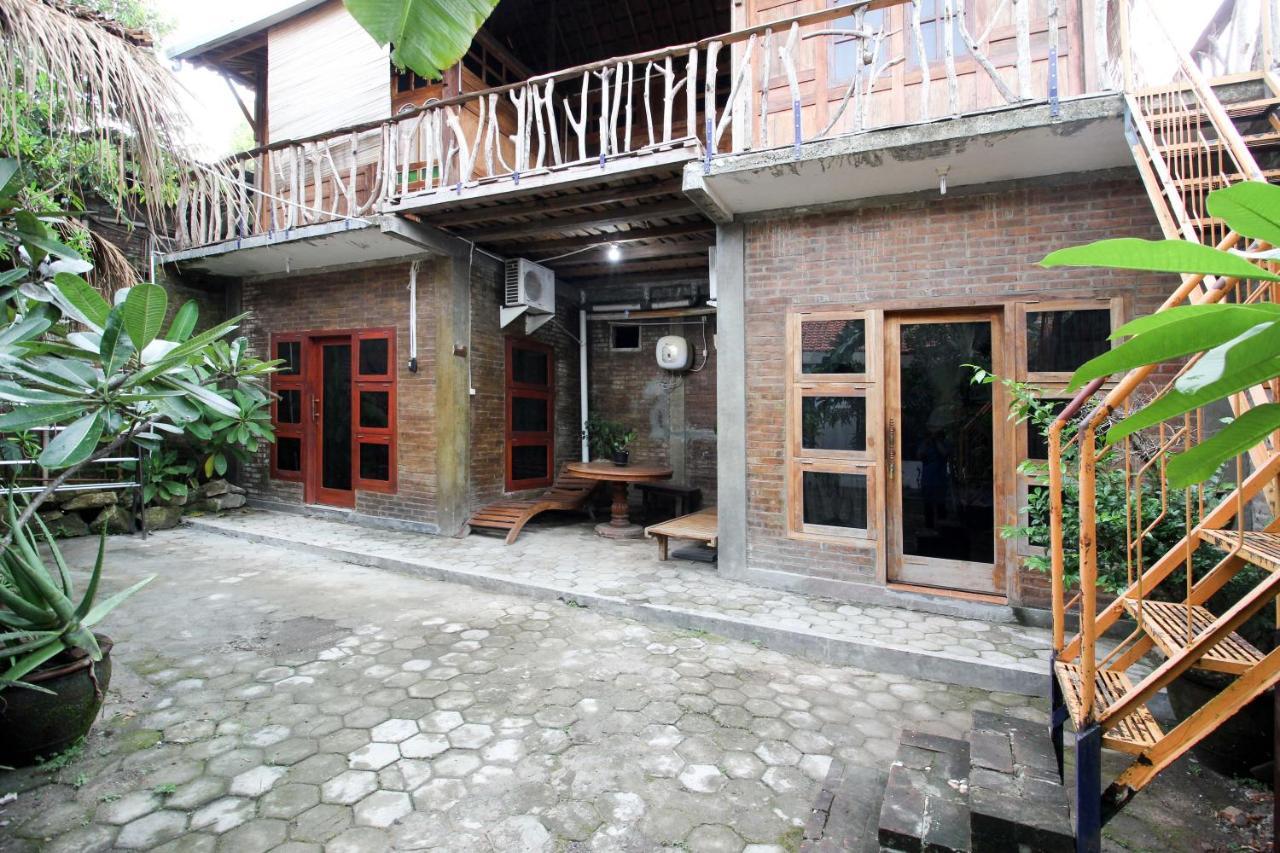 Reddoorz Near Rumah Sakit Wirosaban Salakan Exteriér fotografie