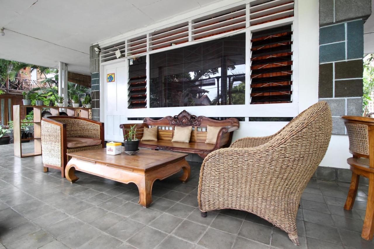 Reddoorz Near Rumah Sakit Wirosaban Salakan Exteriér fotografie