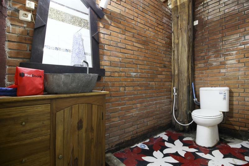 Reddoorz Near Rumah Sakit Wirosaban Salakan Exteriér fotografie